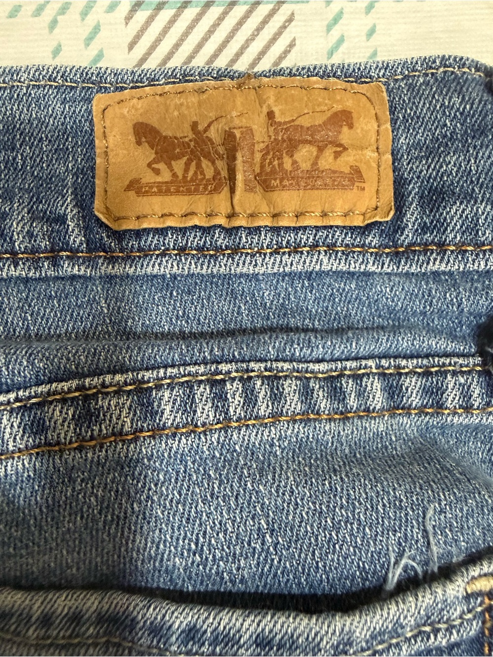 Levi's Women's Bootcut Jeans in Blue Denim - Picture 6 of 8